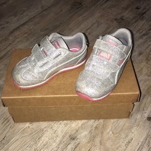 Pumas - Whirlwind Glitz Sneakers